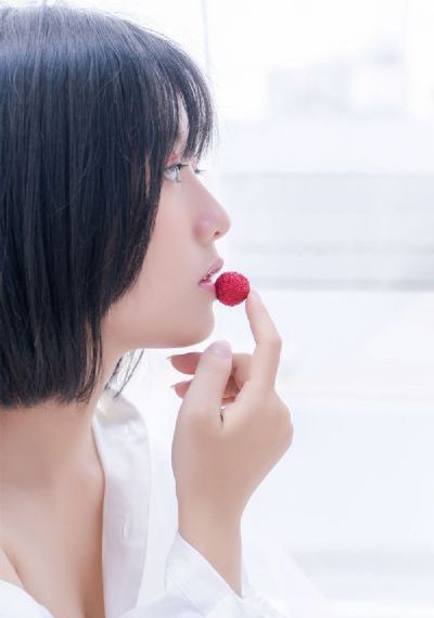 厨房掀起老师裙子挺进去视频