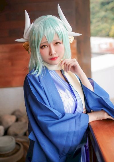 诱人的女老板4中文字幕