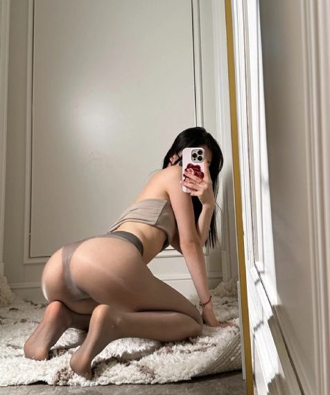 于子涵与摄影师的拍摄地点视频