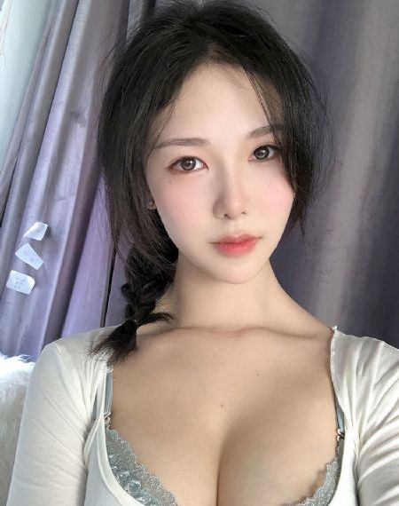 扒开美女下面进去