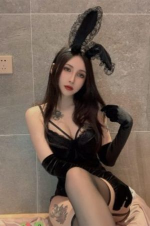 shkd夫の目の前で犯在线