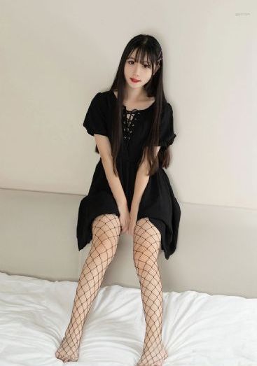 光影下的少女
