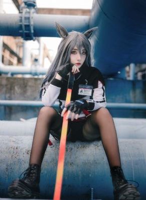 女大学生沙龙室2